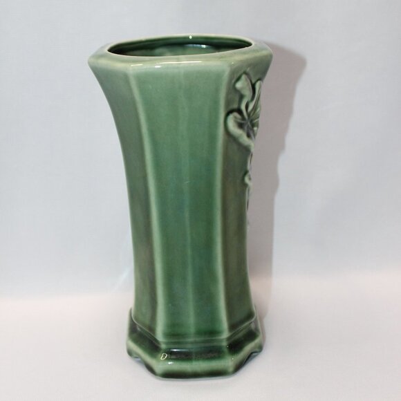 Antique Sage Green Vase McCoy Style - Picture 11 of 12